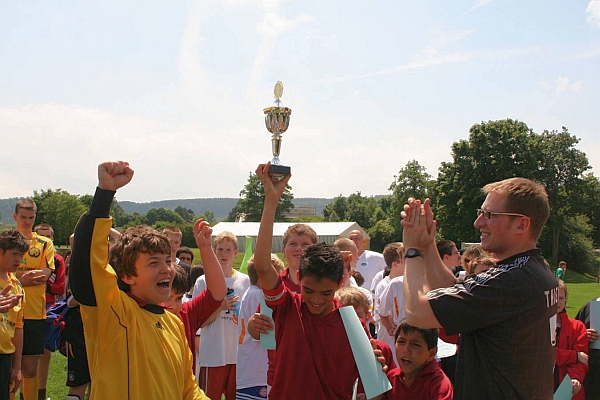 Die Fußballmannschaft der Klosterbergschule gewinnt den Jagsttalpokal 2008
